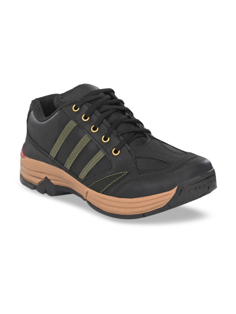 

Mactree Men Black Trekking Shoes