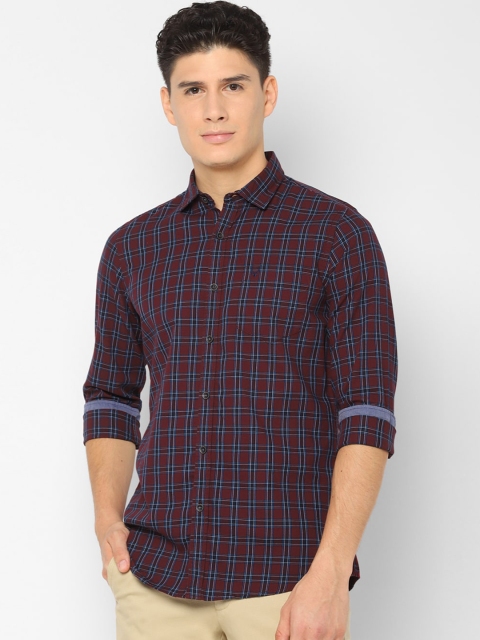 

Solly Jeans Co. Men Maroon Regular Fit Checked Casual Shirt