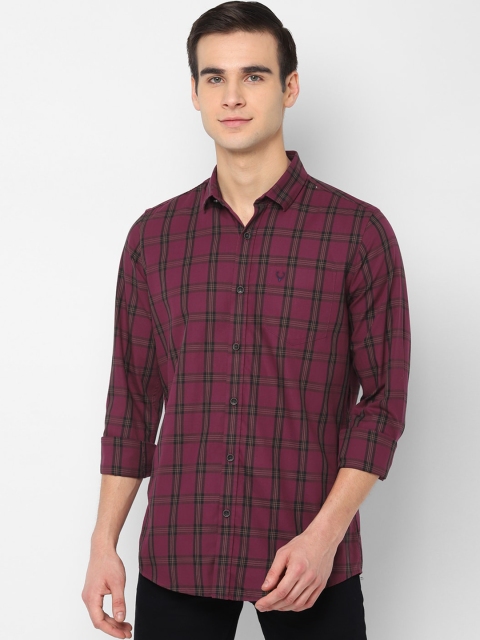 

Solly Jeans Co. Men Purple & Black Checked Casual Shirt