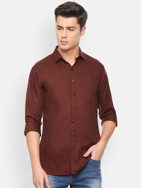 

V Dot Men Brown Slim Fit Striped Casual Shirt
