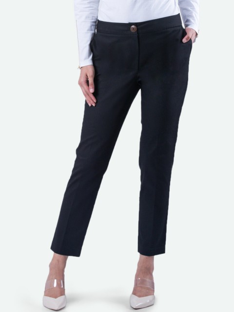 

QUA Women Black Tapered Fit Solid Regular Trousers