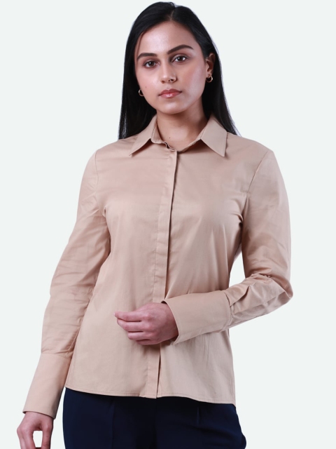 

QUA Women Beige Tailored Fit Solid Casual Shirt