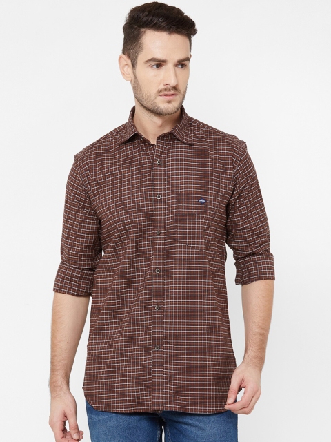 

Donzell Men Brown Checked Casual Shirt