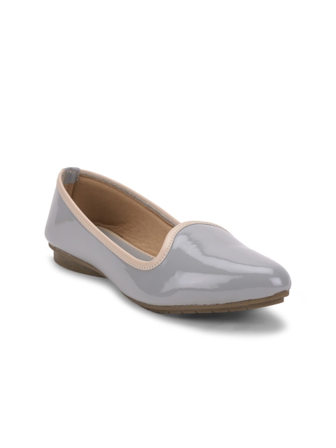 

SALARIO Women Grey Solid Ballerinas
