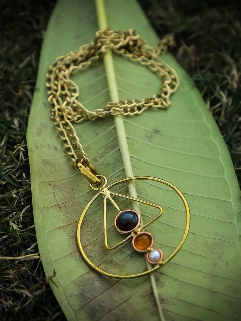

ZeroKaata Women Gold-Plated Beaded Geometric Handcrafted Pendant with Chain