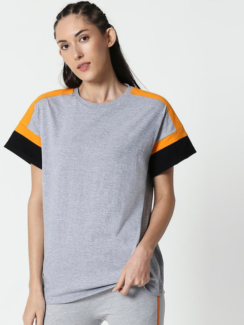 

Bewakoof Women Grey Solid Round Neck T-shirt
