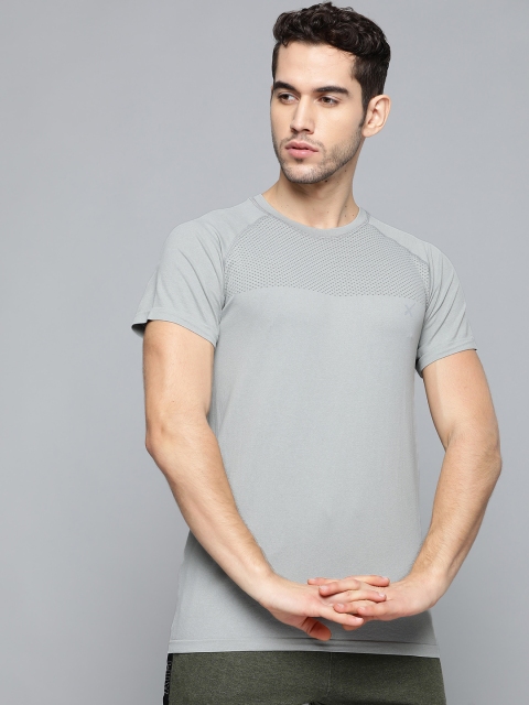 

HRX by Hrithik Roshan Men Grey Solid Seamless Rapid-Dry Yoga T-shirt