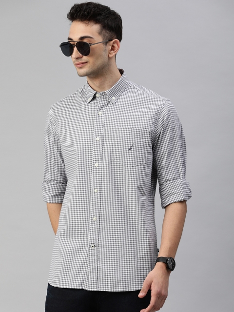 

Nautica Men Grey & White Classic Fit Stretch Regular Checked Casual Shirt