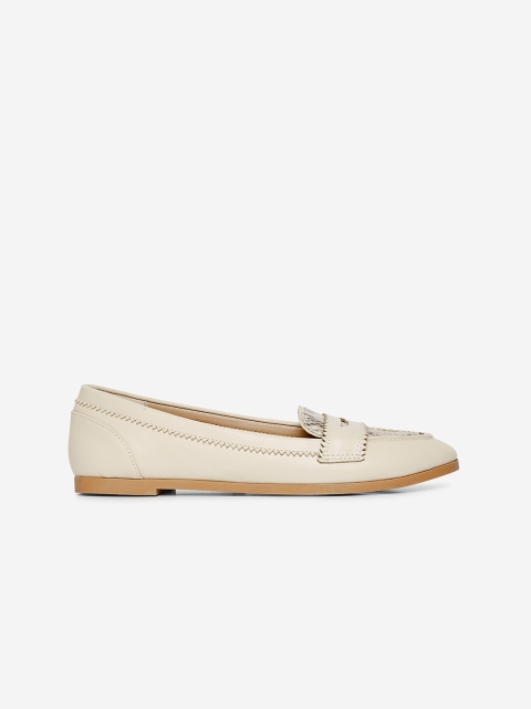 

DOROTHY PERKINS Women Beige Snakeskin Print Loafers