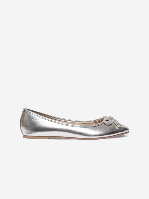 

DOROTHY PERKINS Women Silver-Toned Solid Ballerinas