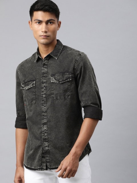 

Ducati Men Charcoal Grey Slim Fit Solid Casual Shirt