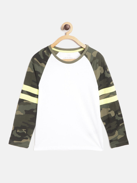 

Marks & Spencer Boys White & Green Solid T-shirt