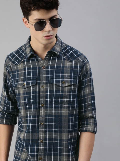 

WROGN Men Navy Blue & White Slim Fit Checked Casual Shirt