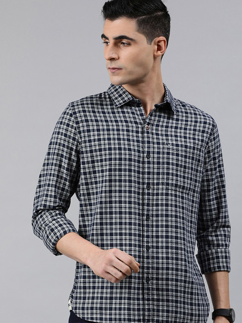 

WROGN Men Navy Blue & White Slim Fit Checked Casual Shirt