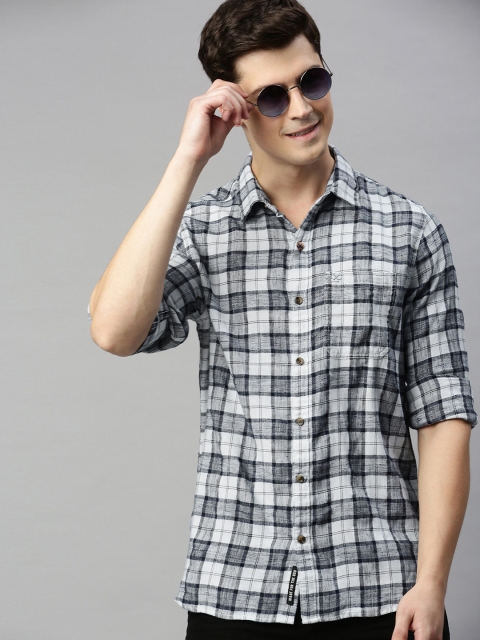 

WROGN Men White & Navy Blue Slim Fit Checked Casual Shirt