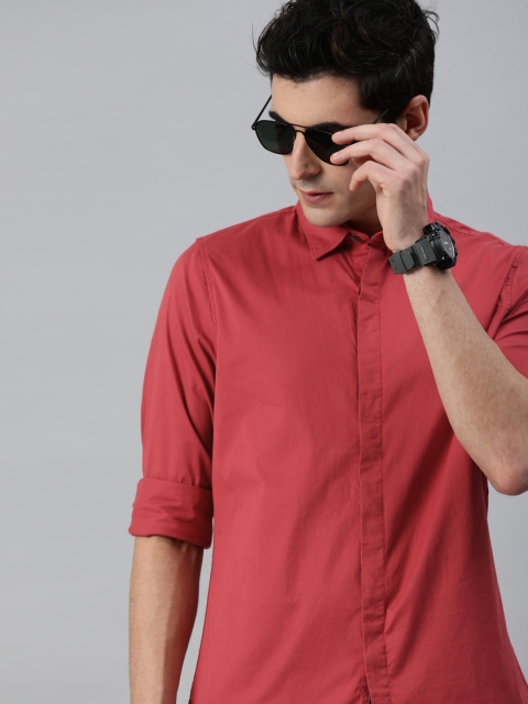

WROGN Men Coral Pink Slim Fit Solid Casual Shirt