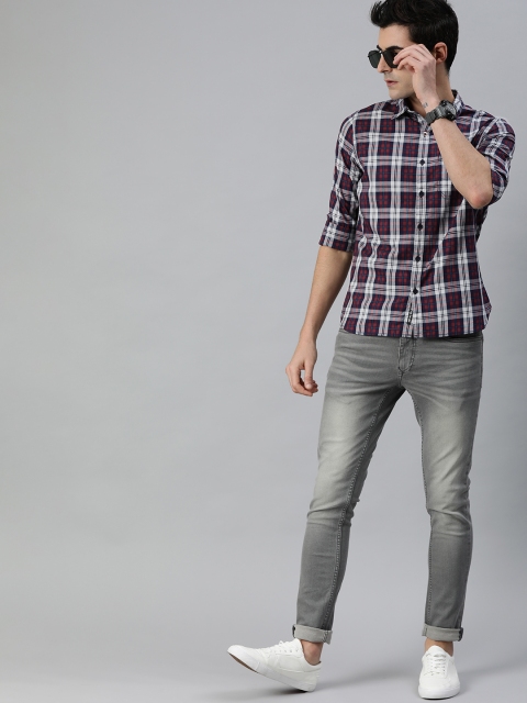 

WROGN Men Navy Blue & White Slim Fit Checked Casual Shirt