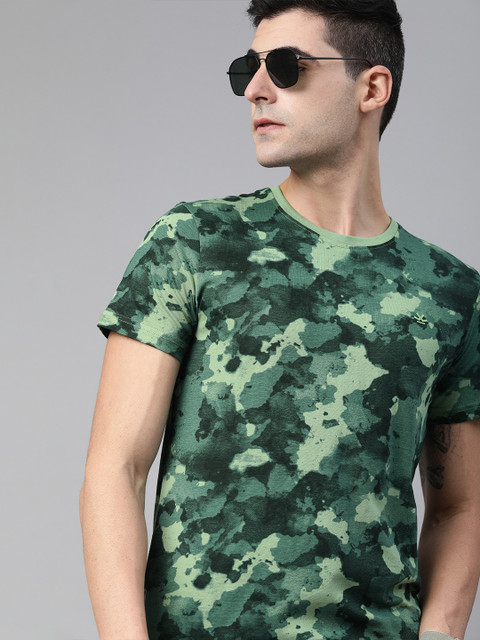 

WROGN Men Green Slim Fit Camouflage Printed Round Neck T-shirt