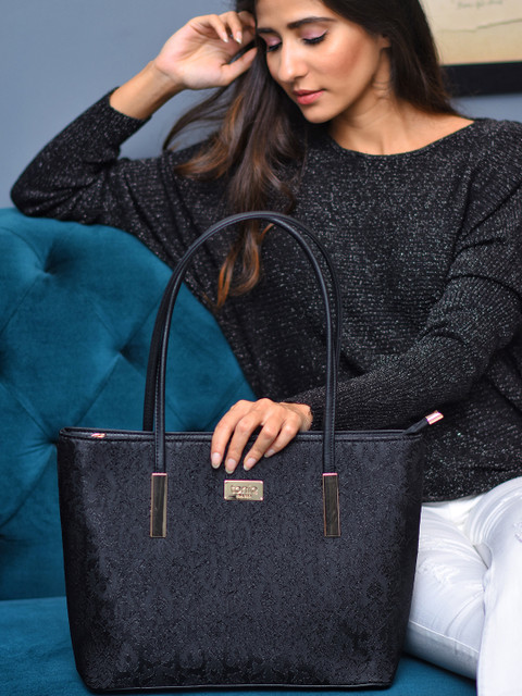 

ToniQ Black Solid Handheld Bag