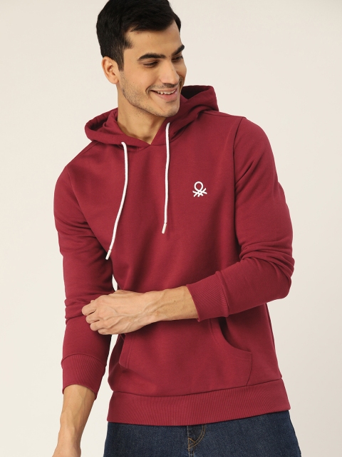 

United Colors of Benetton Men Maroon Solid Hooded Sweatshirt
