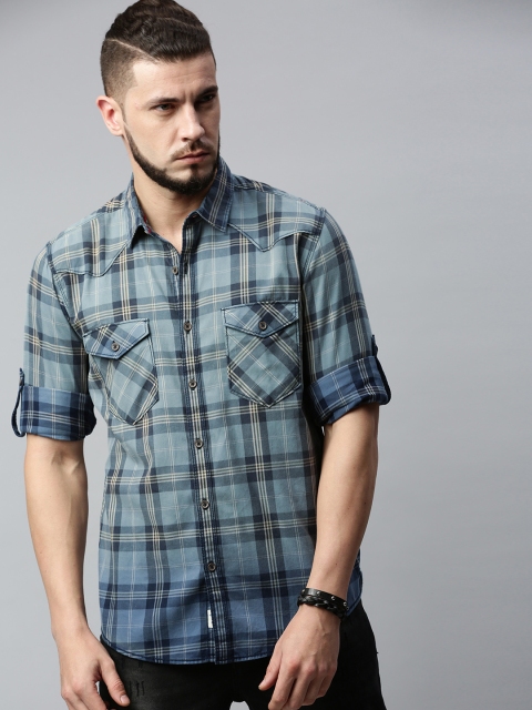 

Roadster Men Blue & Off-White Regular Fit Checked Casual Shirt