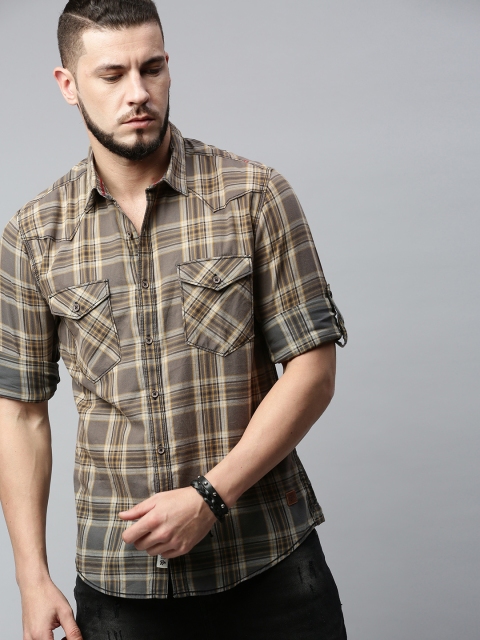 

Roadster Men Brown & Off-White Regular Fit Checked Casual Shirt