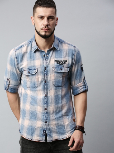

Roadster Men Blue & Off-White Regular Fit Checked Casual Shirt