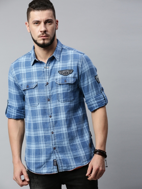 

Roadster Men Blue Regular Fit Checked Casual Shirt