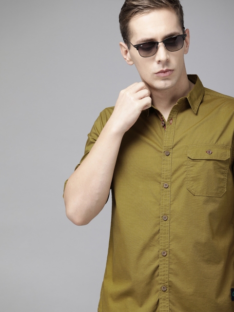 

Roadster Men Khaki Regular Fit Solid Casual Shirt