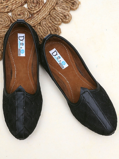 

DChica Boys Black Solid Mojaris