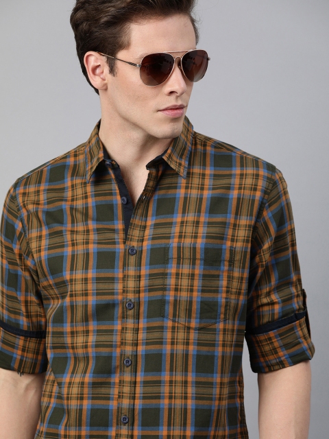 

Roadster Men Olive Green & Orange Regular Fit Checked Casual Shirt