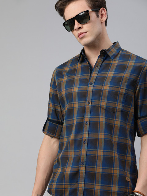 

Roadster Men Navy Blue & Brown Regular Fit Checked Casual Shirt