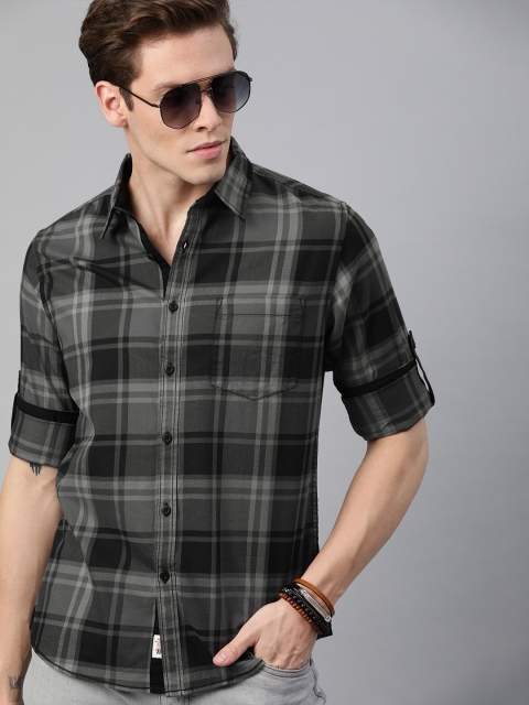 

Roadster Men Black & Grey Regular Fit Checked Casual Shirt