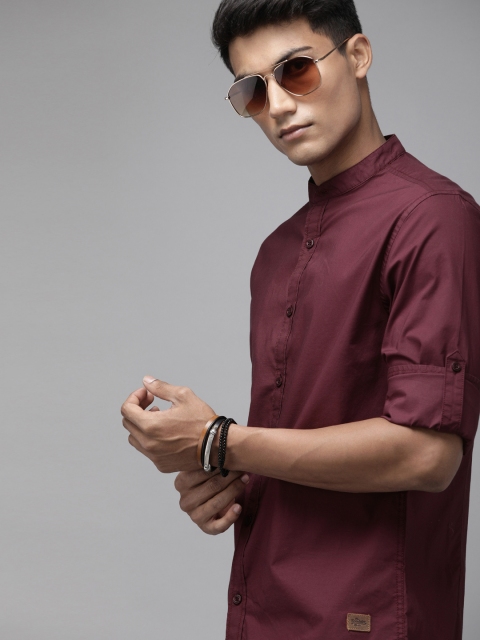 

Roadster Men Maroon Regular Fit Solid Casual Shirt