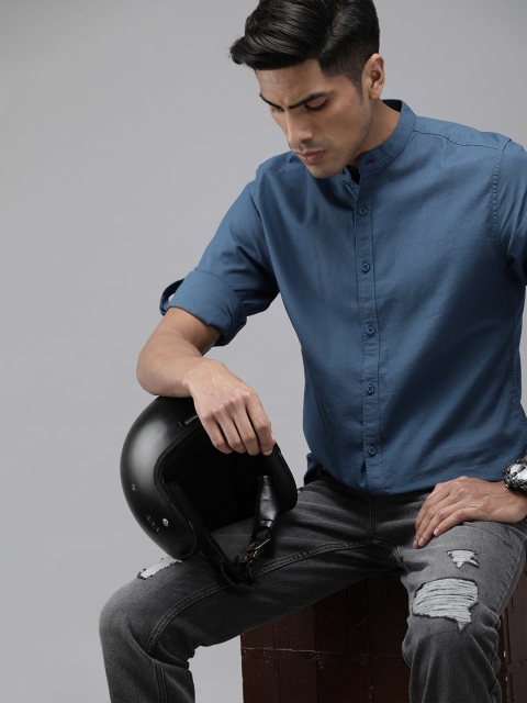 

Roadster Men Navy Blue Regular Fit Solid Casual Shirt
