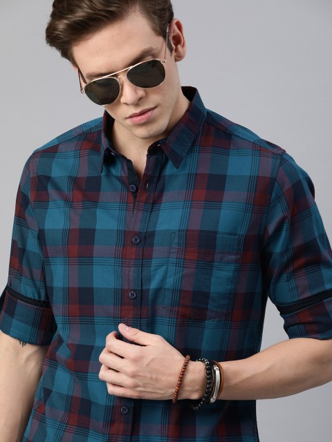 

Roadster Men Blue & Red Regular Fit Checked Casual Shirt