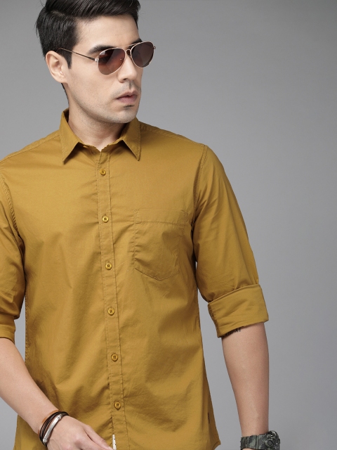 

Roadster Men Mustard Regular Fit Solid Casual Shirt