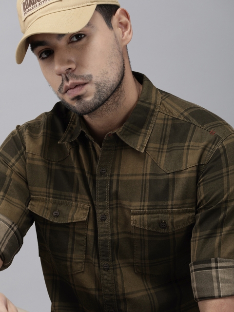 

Roadster Men Olive Green & Black Regular Fit Checked Casual Shirt