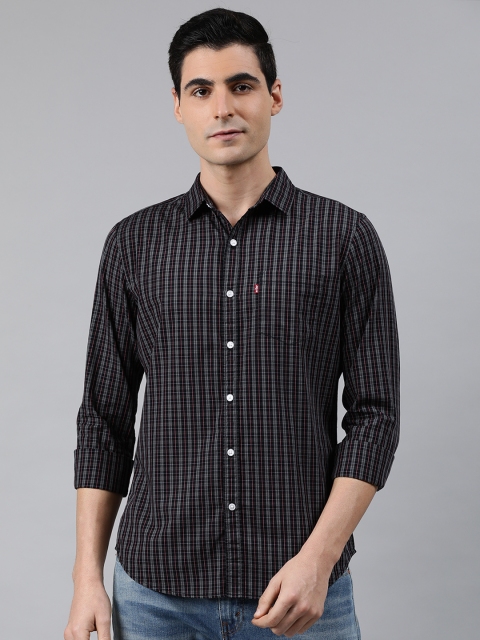 

Levis Men Black & Pink Slim Fit Checked Casual Shirt