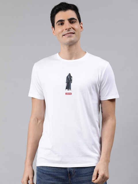 

Levis Men White Solid Round Neck T-shirt with Print Detail