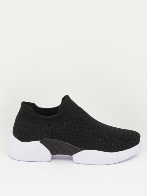 

shoexpress Women Black Textile Running Shoes