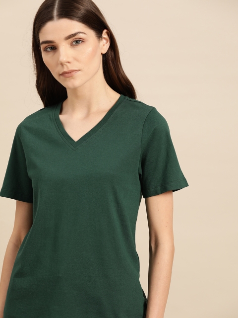 

ether Women Green Solid Pure Cotton V-Neck T-shirt