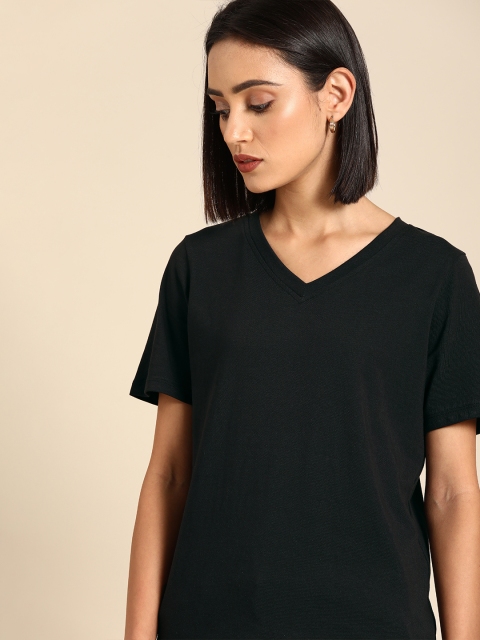 

ether Women Black Solid V-Neck T-shirt