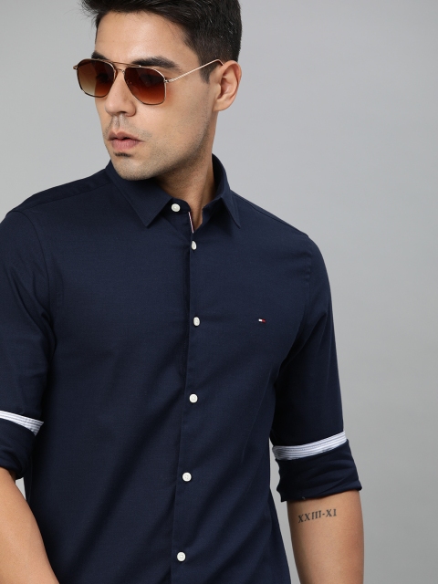 

Tommy Hilfiger Men Navy Blue Slim Fit Herringbone Self Design Casual Shirt