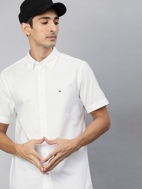 

Tommy Hilfiger Men White Regular Fit Solid Casual Shirt