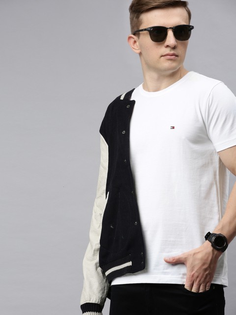 

Tommy Hilfiger Men White Solid Round Neck T-shirt