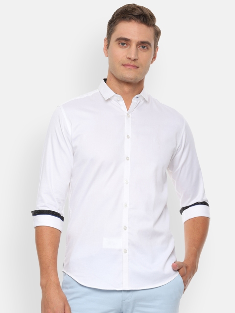 

V Dot Men White Solid Slim Fit Solid Casual Shirt