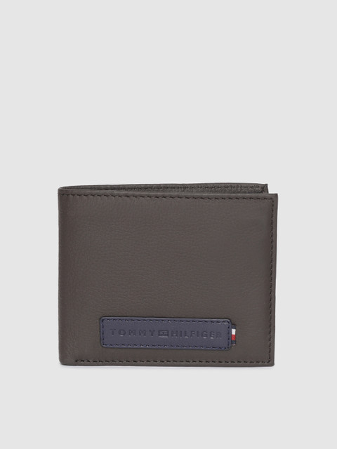 

Tommy Hilfiger Men Brown Leather Two Fold Wallet