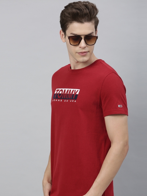 

Tommy Hilfiger Men Red Printed Round Neck T-shirt