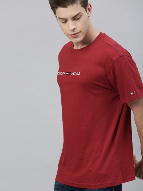 

Tommy Hilfiger Men Red Printed Round Neck Pure Cotton T-shirt